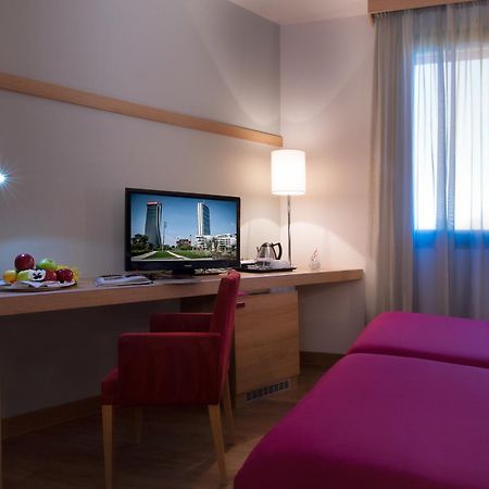 Dolce By Wyndham Milan Malpensa Hotell Somma Lombardo Exteriör bild