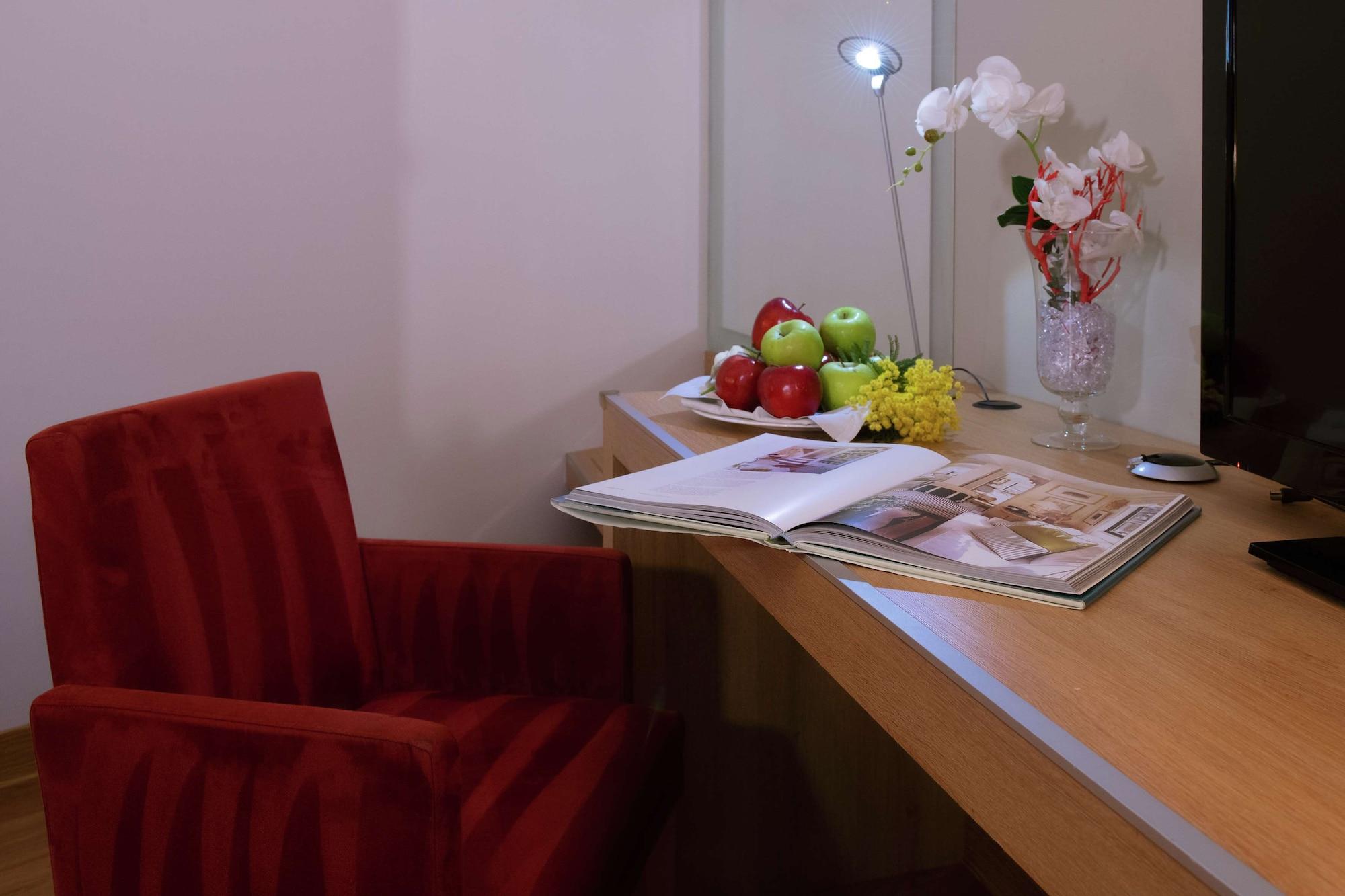 Dolce By Wyndham Milan Malpensa Hotell Somma Lombardo Exteriör bild