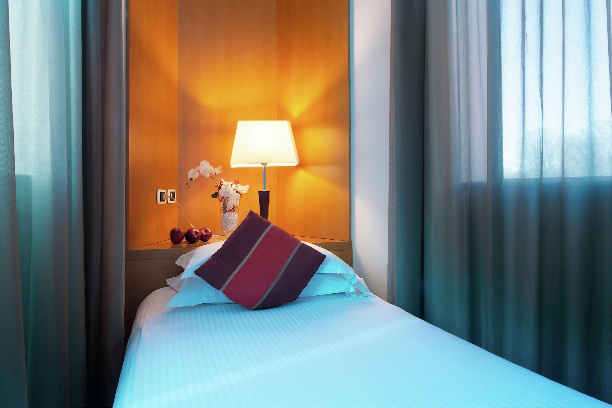 Dolce By Wyndham Milan Malpensa Hotell Somma Lombardo Exteriör bild