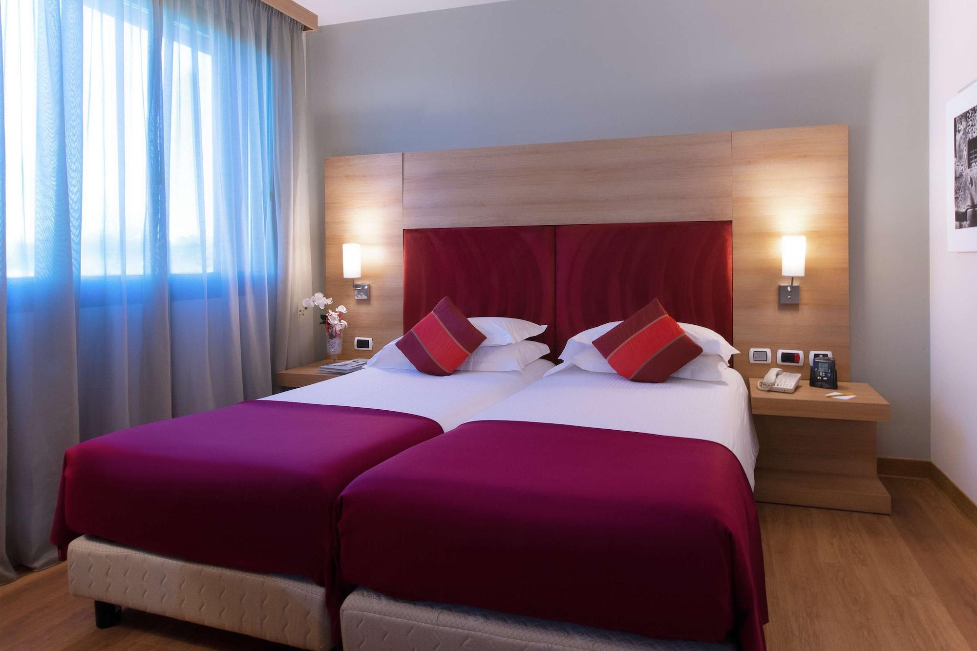 Dolce By Wyndham Milan Malpensa Hotell Somma Lombardo Exteriör bild