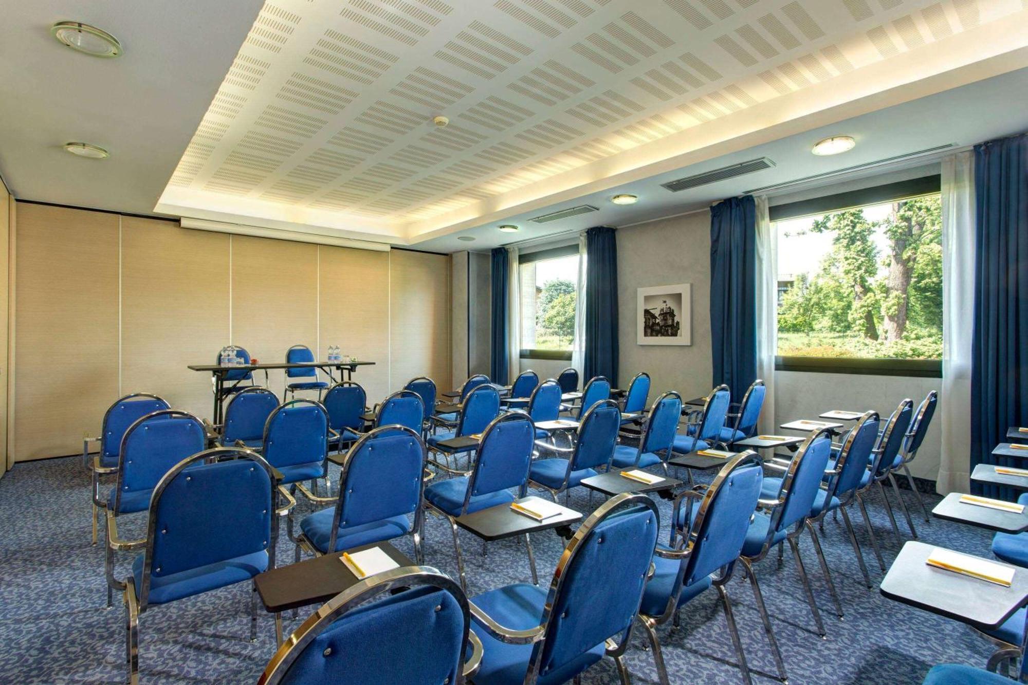 Dolce By Wyndham Milan Malpensa Hotell Somma Lombardo Exteriör bild