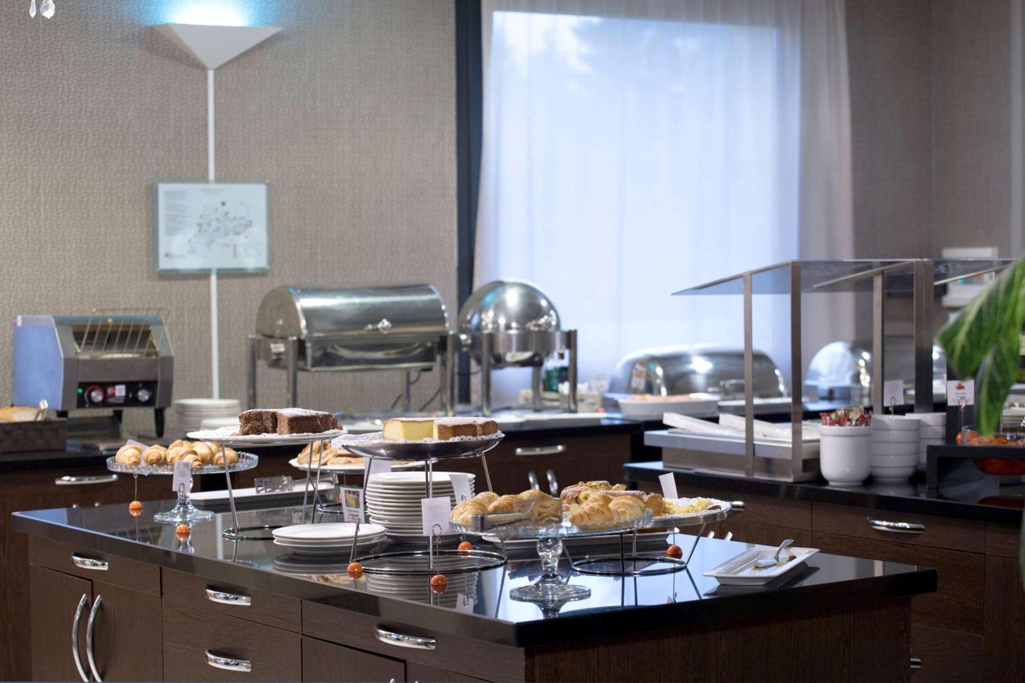 Dolce By Wyndham Milan Malpensa Hotell Somma Lombardo Exteriör bild