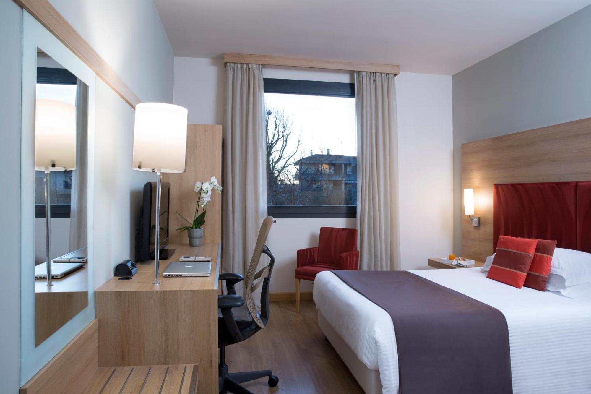 Dolce By Wyndham Milan Malpensa Hotell Somma Lombardo Exteriör bild