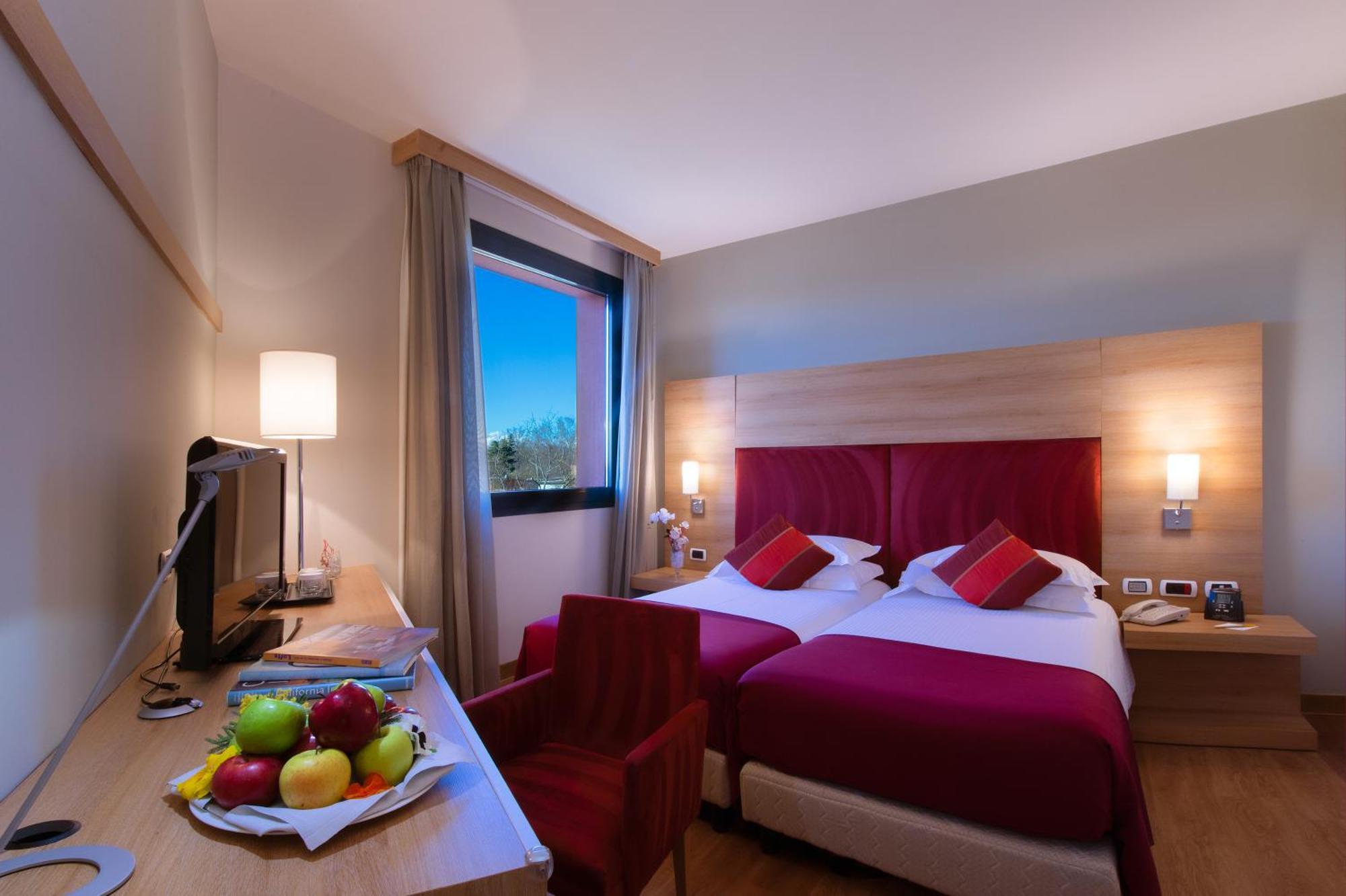 Dolce By Wyndham Milan Malpensa Hotell Somma Lombardo Exteriör bild