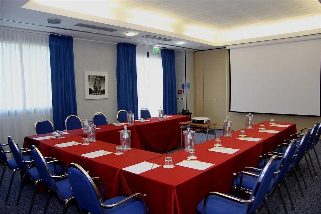 Dolce By Wyndham Milan Malpensa Hotell Somma Lombardo Exteriör bild