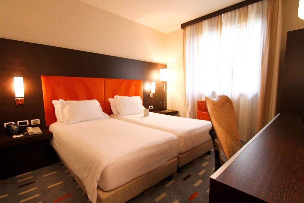 Dolce By Wyndham Milan Malpensa Hotell Somma Lombardo Exteriör bild